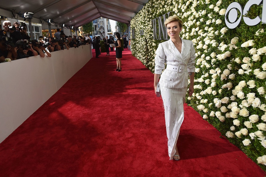 Scarlett Johansson arrives on the Nordstrom Red Carpet at the 2017 Tony Awards.